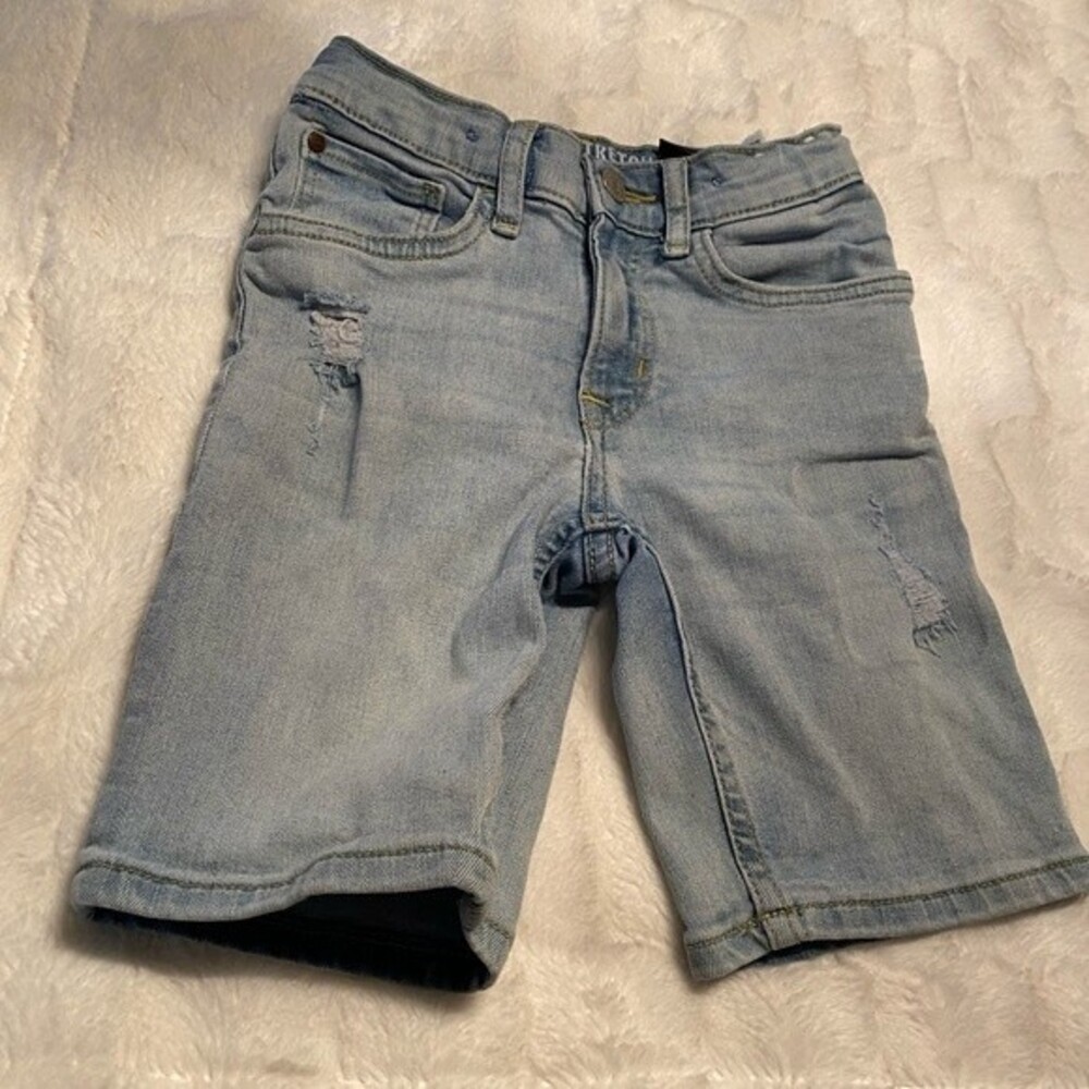 H&M blue jean shorts size 5-6 Y